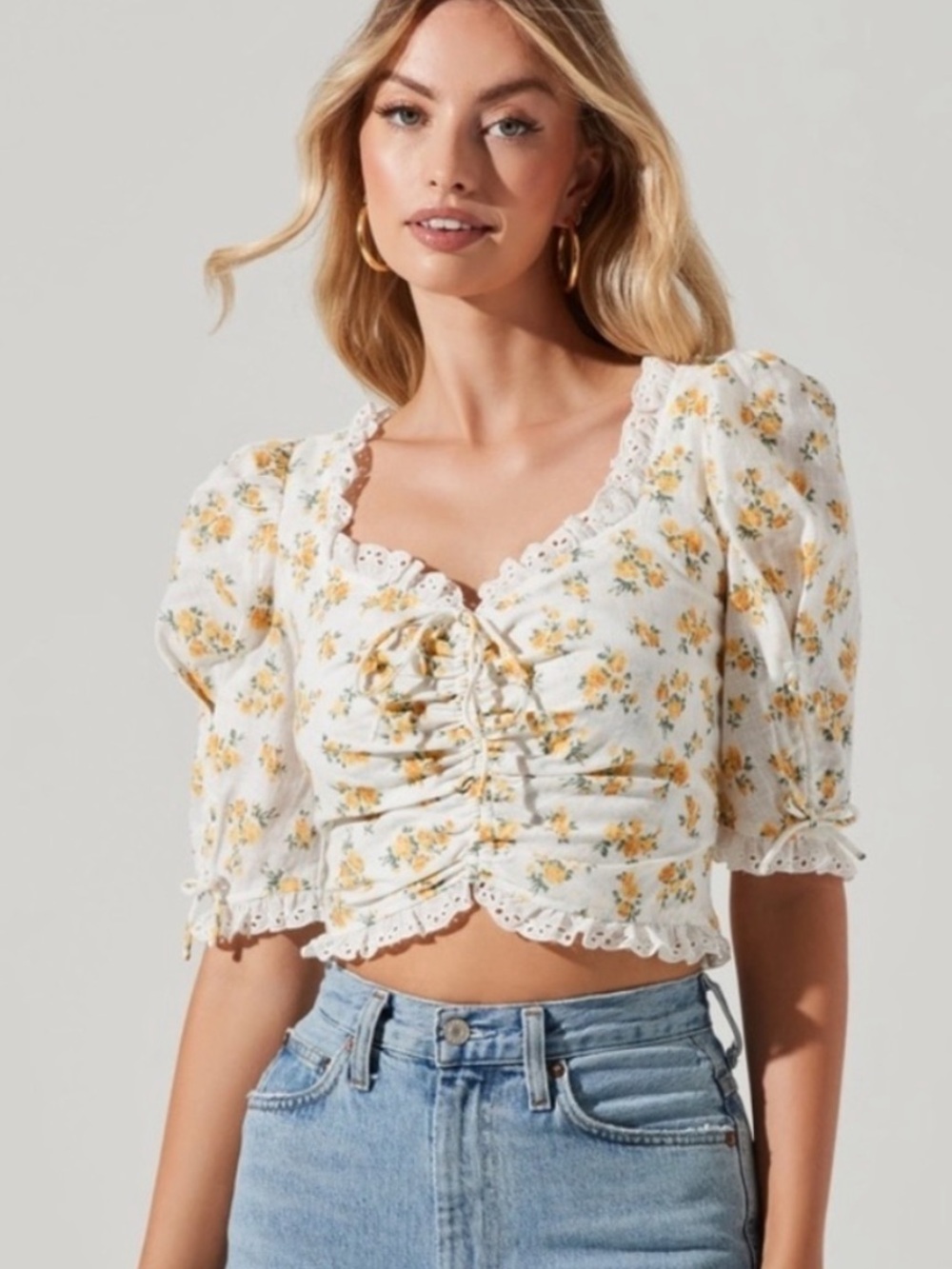 Astr White Floral Lace-Trim Ruched Crop Top